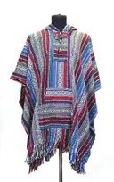 Пончо (98 x 118 см) (Красное с фиолетовыми полосками).