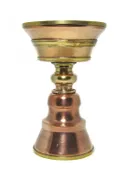 Светильник медный (диаметр 8,8 см, высота 13,5 см).